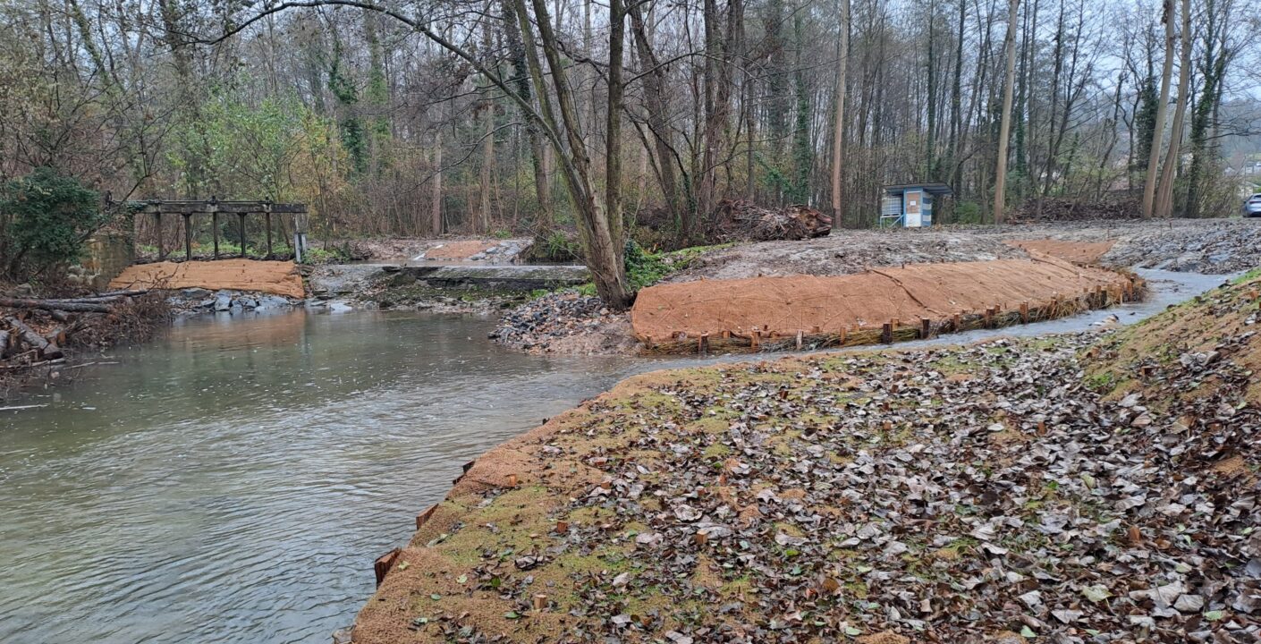 Travaux de restauration de la continuité écologique du seuil de Chantemerle à Saint-Didier de Formans